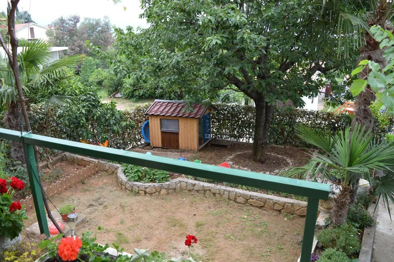 Apartments With Garden And Sea-View Ika