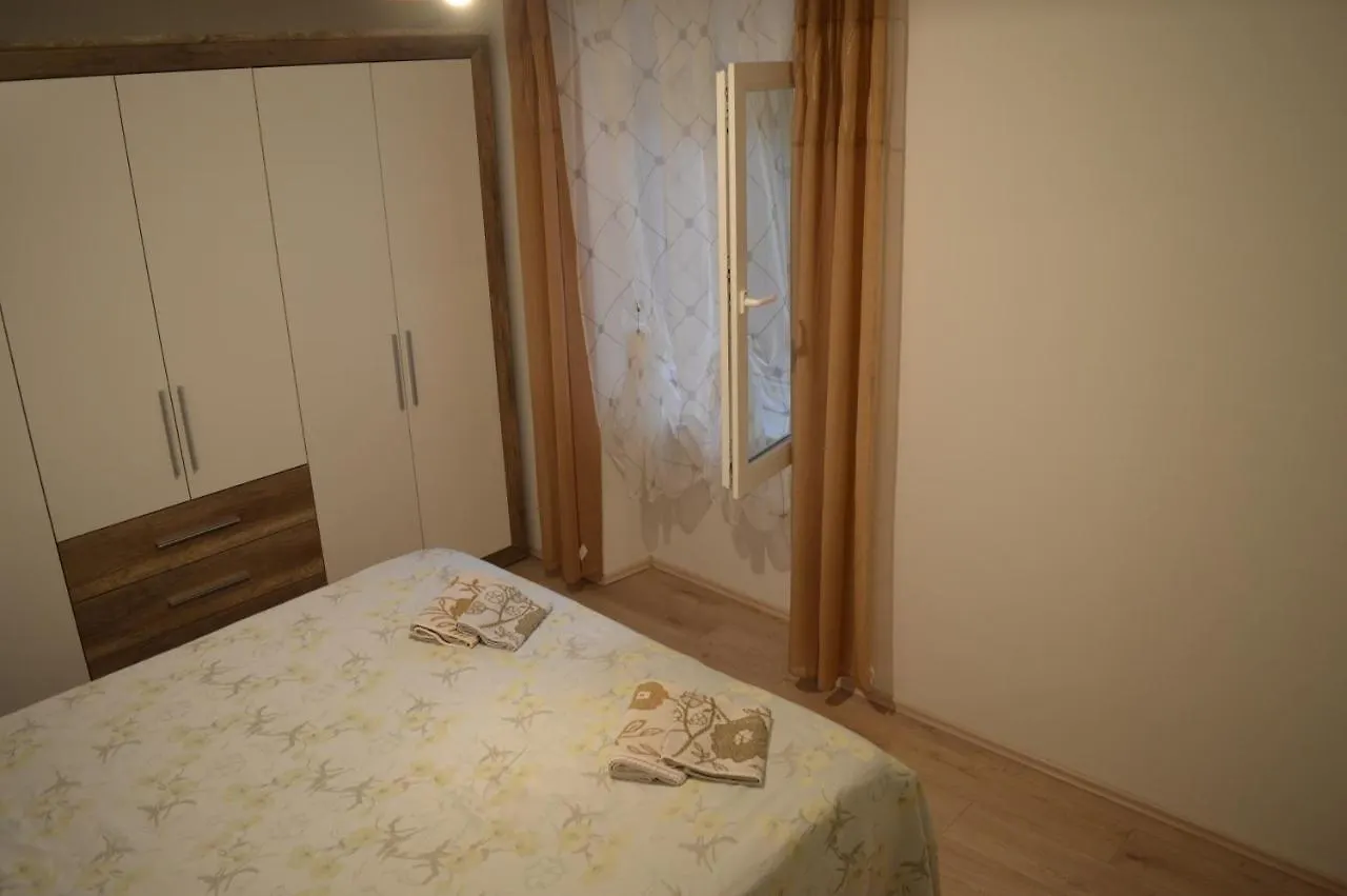 Apartments With Garden And Sea-View Ika