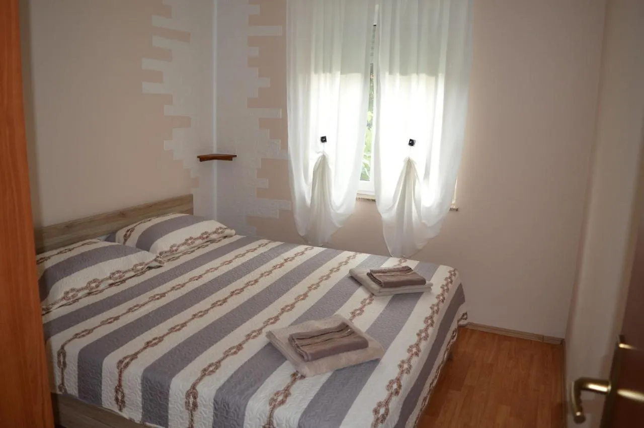 Apartments With Garden And Sea-View Ika