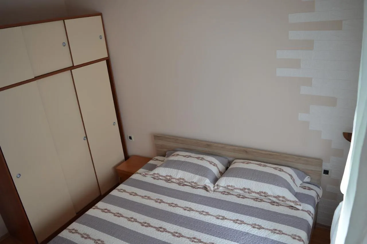 Apartments With Garden And Sea-View Ika