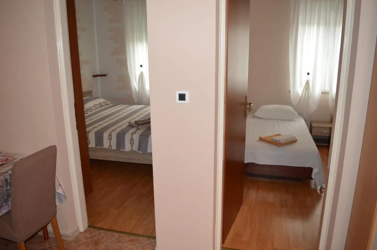Apartments With Garden And Sea-View Ika