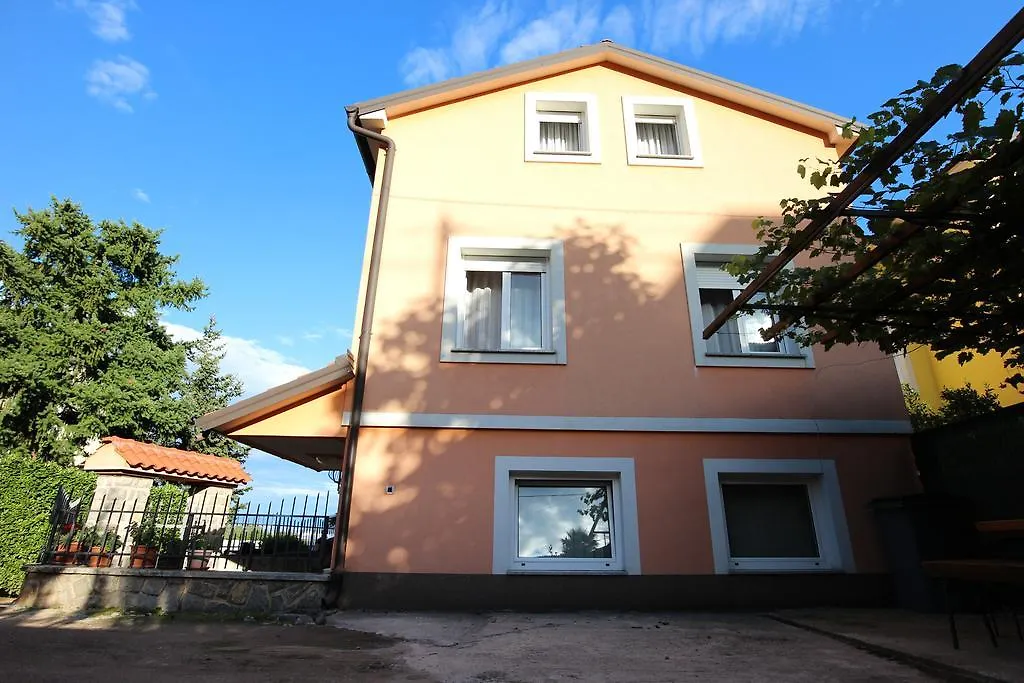 Apartments With Garden And Sea-View Ika
